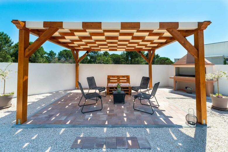 4* Villa First Hill With Heated Pool, Zaton
