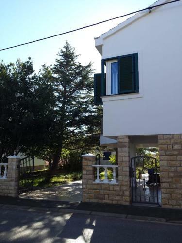 Cosy House In Zaton