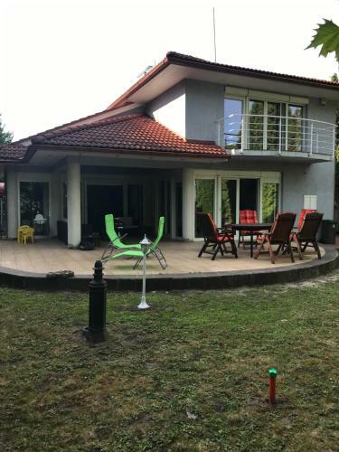 Megtart-lak Villa