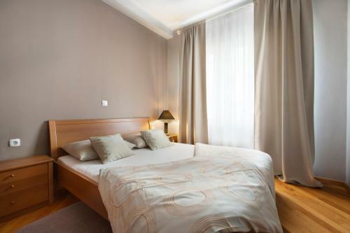Elegant Art City Apartment