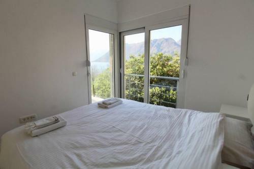 Apartamento Modern Apt In Dobrota W/ Great Bay Views