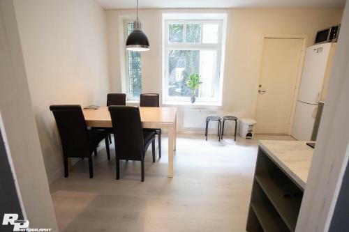 Modern Apartment With 3 Bedrooms Aalesund Sentrum