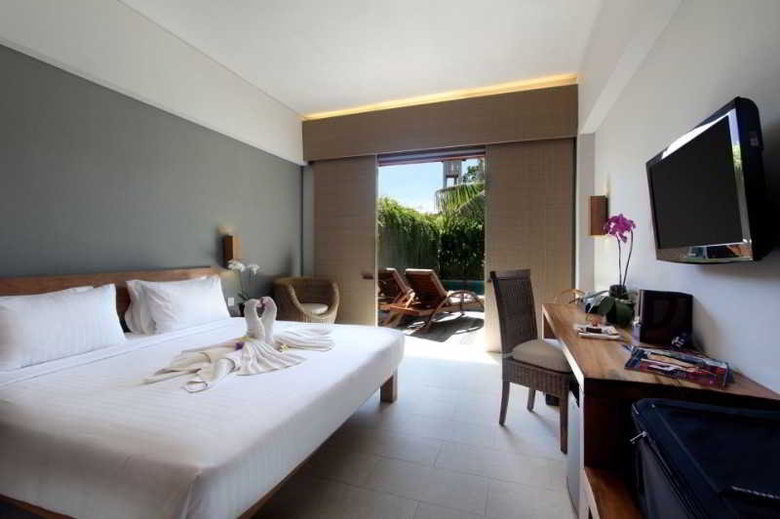 Hotel The Oasis Beach Benoa Bali