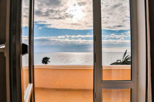 Old Gagra Hotel