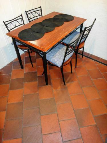 Charming 2-bed Apartment In Faervik South Norway