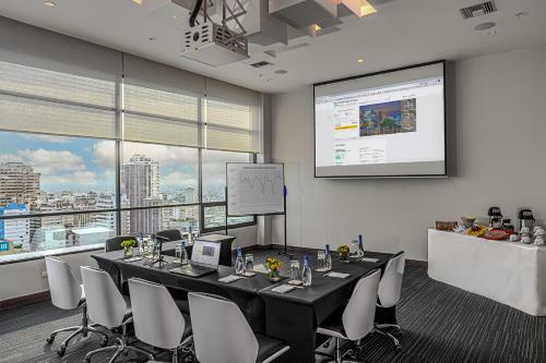 River Garden Hotel + Suites