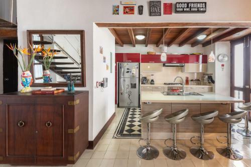 Apartamento Casa San Pedro - Exclusive 3br Colonial Apt In Centro Historico By Huespedia