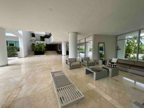 Nice Apartment With Direct Access To The Beach!