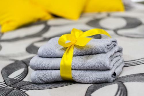 Apartamento Black & Yellow Centrally Located Studio