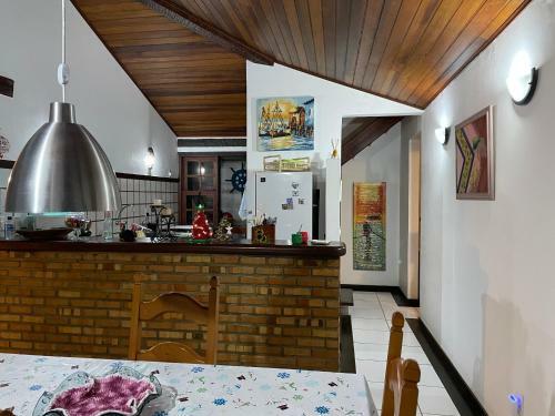 Casa de Praia Com Churrasqueira Privativa E Piscina