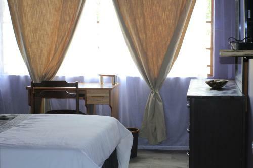 Bed & Breakfast The Rock Guest House