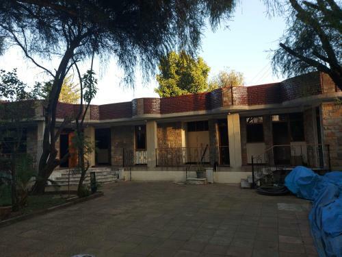 Peraklitos Vacation Home / Homestay