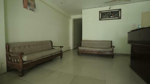 S S Hotel And Restaurant By Wb Economy