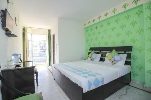 Hostal Oyo 78707 Pink House