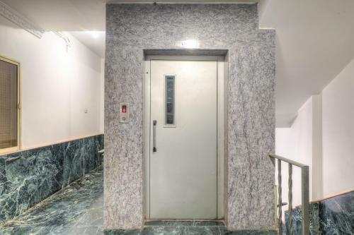 Hotel Oyo Flagship 77054 Kamla Kunj Rajendra Nagar