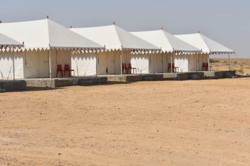 Bed & Breakfast Hotel Sandview And Safari Camp
