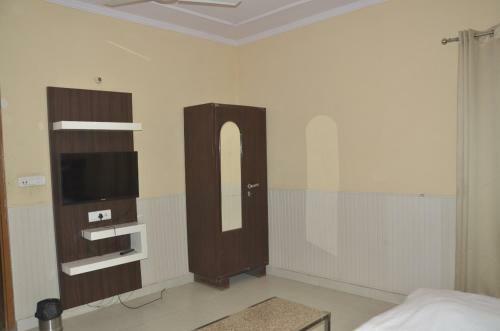 Hotel Chirag Residency By Wb Inn