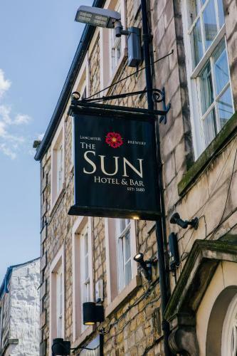 Posada The Sun Hotel & Bar