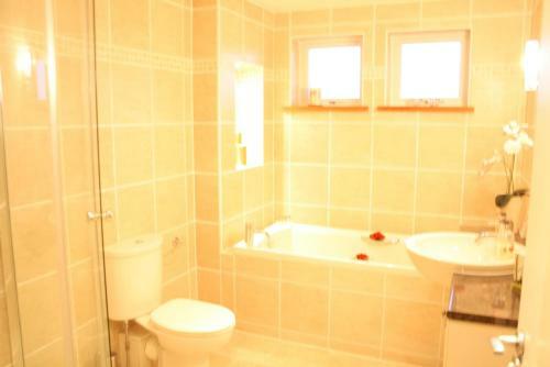 Ayrs And Graces - Luxury Bed And Breakfast
