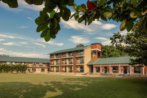Hotel Paramount Riverfront Resort & Spa, Karjat