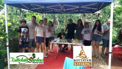 Kuttickattil Gardens With Kitchen