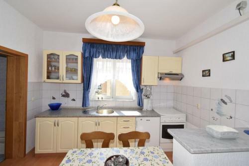 Apartment Uvo 1 With Shared Pool