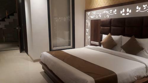 R.r. Hotel & Resort