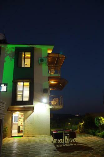 Hostal Vajra Villa