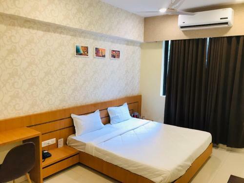 Hotel Golden - I