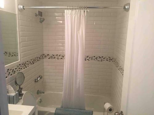 Apartamento Baker Street Condo - 11-o