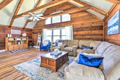 Lakefront Cottage With Boat Slip And Sun Deck!