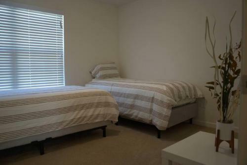 Luxury & Spacious Getaway W/king Bed & Pool Table