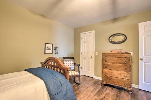Lavonia Lake House With Private Dock And Bonfire!