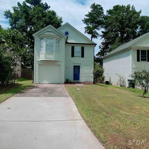 Trendy Renovated House/ Get Away To Downtown Norcross