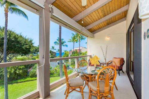 Surf & Racquet Club #6-303