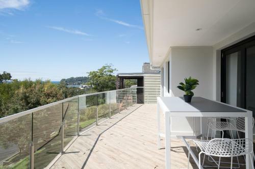 Modern Beach Home, Stunning View And Great Garden