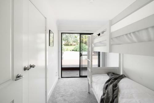 Modern Beach Home, Stunning View And Great Garden