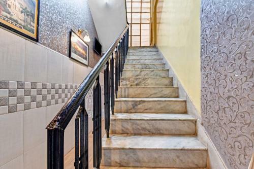 Oyo Flagship 84180 Hotel Ashirwad