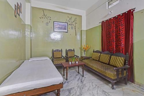 Oyo Flagship 84180 Hotel Ashirwad