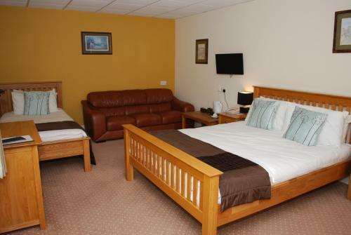 The Woodridge Inn Hotel