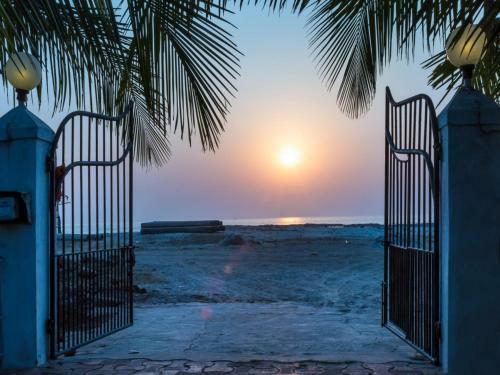 Villa Saffronstays Salt Rim On The Beach