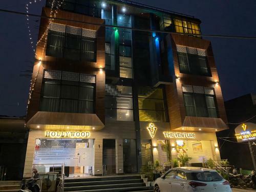 The Hollywood Hotel