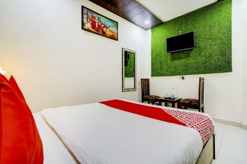 Oyo 81853 Hotel G Plaza