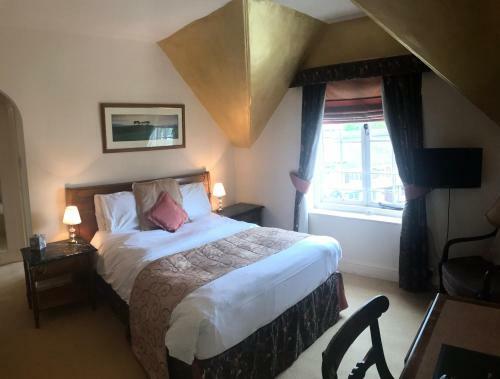 The Crown Hotel