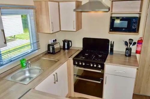 Stunning Luxury 6 Berth Caravan Tattershall Lakes