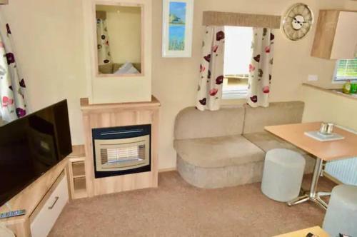 Stunning Luxury 6 Berth Caravan Tattershall Lakes