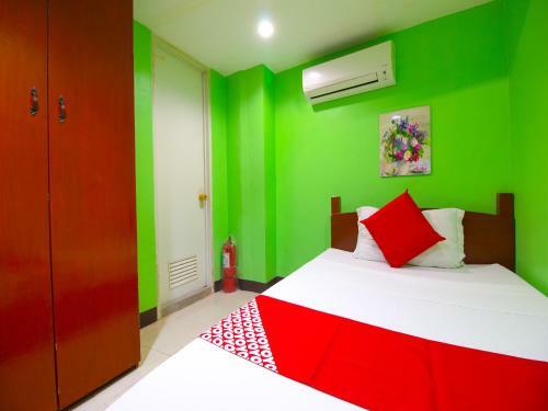 Hotel Vaccinated Staff - Oyo 677 Roseate Pensione