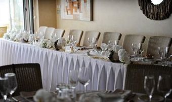 Roslin Beach Hotel