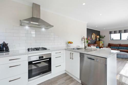 The Beach Base - Mount Maunganui Holiday Home