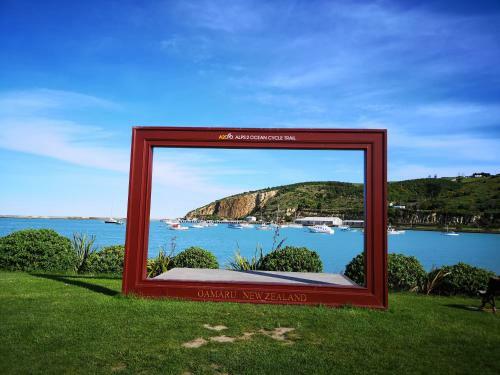 Hello Seaview! 4 Brs House In Central Location!